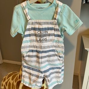 Calvin Klein Jeans Body suit SIZE 12 months!
